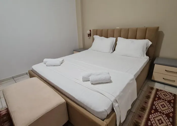 Parku I Palmave Gjirokaster