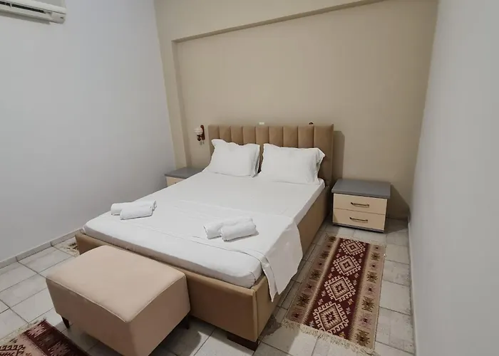 Parku I Palmave * Gjirokaster