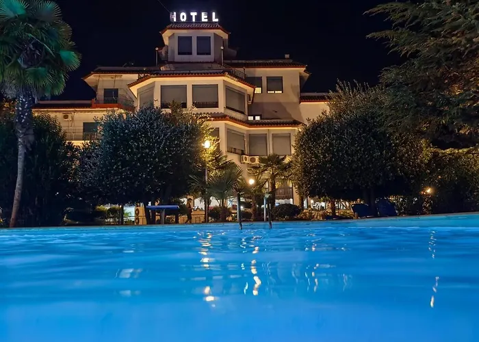 Parku I Palmave Hotel Gjirokaster